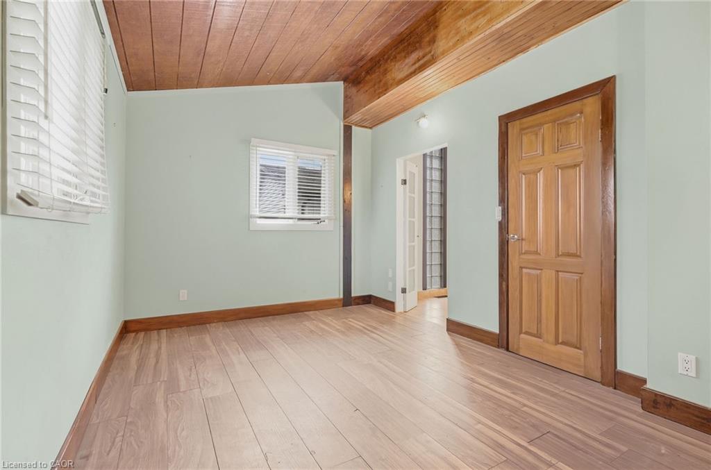 430 Winniett Street Property Photo 12