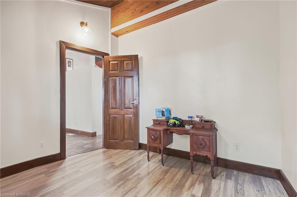 430 Winniett Street Property Photo 19
