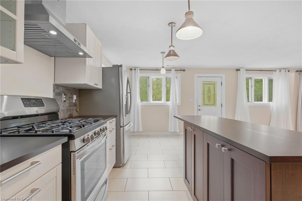 430 Winniett Street Property Photo 29