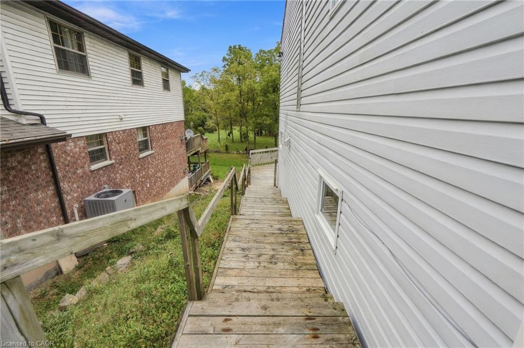 430 Winniett Street Property Photo 45