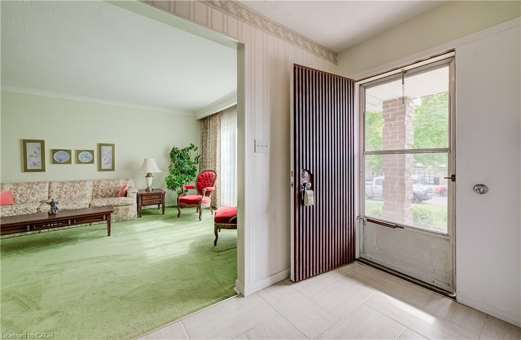 16 Bonnylyn Drive Property Photo 6