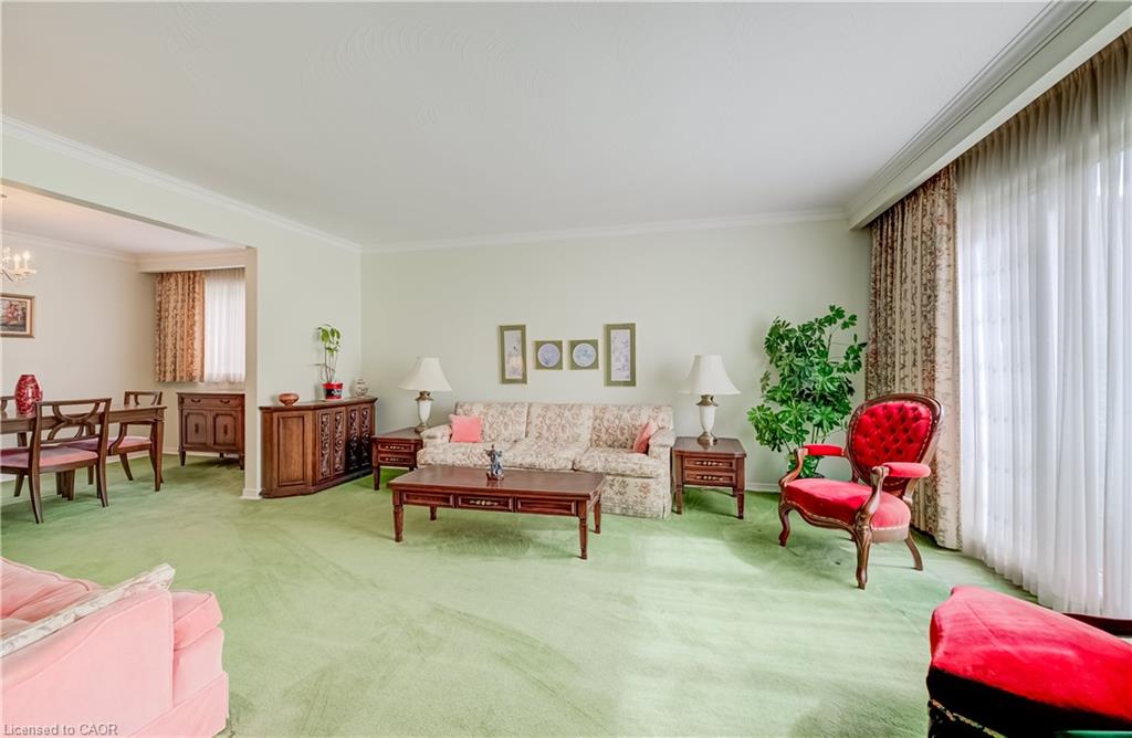 16 Bonnylyn Drive Property Photo 7