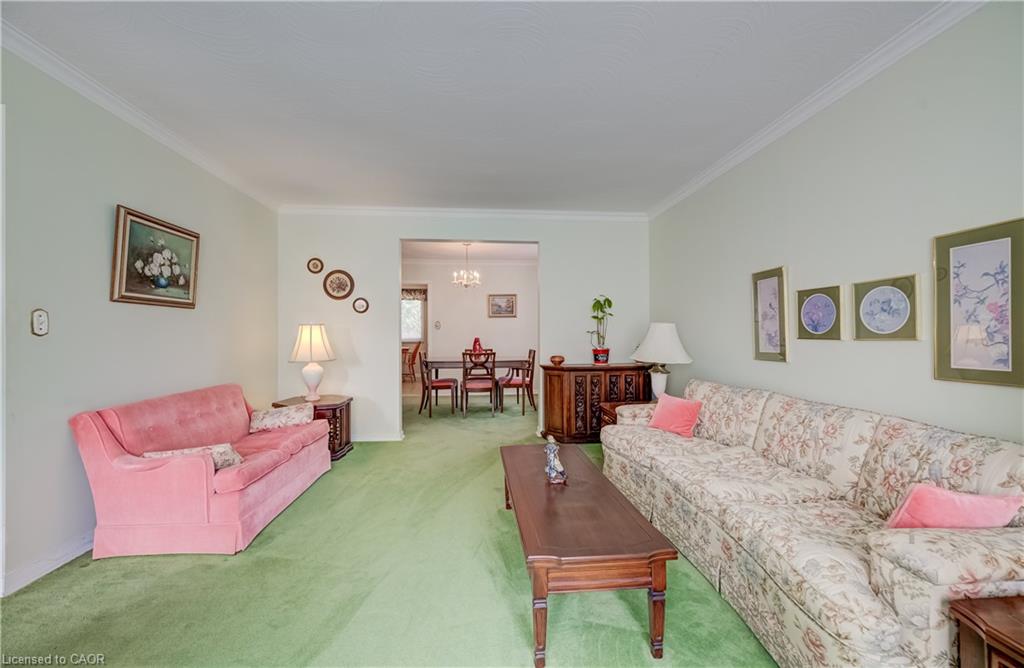 16 Bonnylyn Drive Property Photo 8