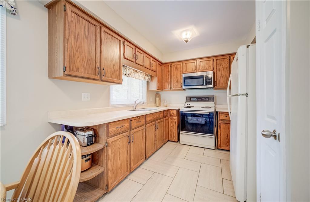 16 Bonnylyn Drive Property Photo 12