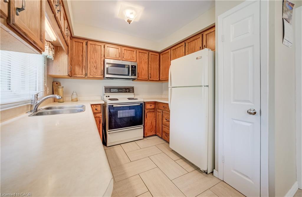 16 Bonnylyn Drive Property Photo 13