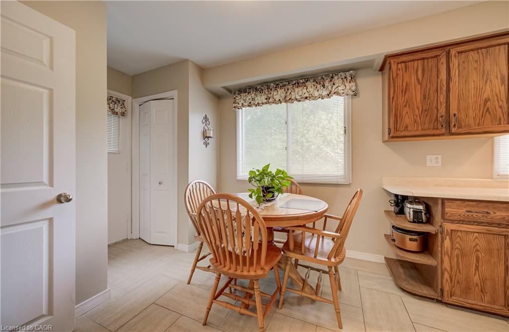 16 Bonnylyn Drive Property Photo 14