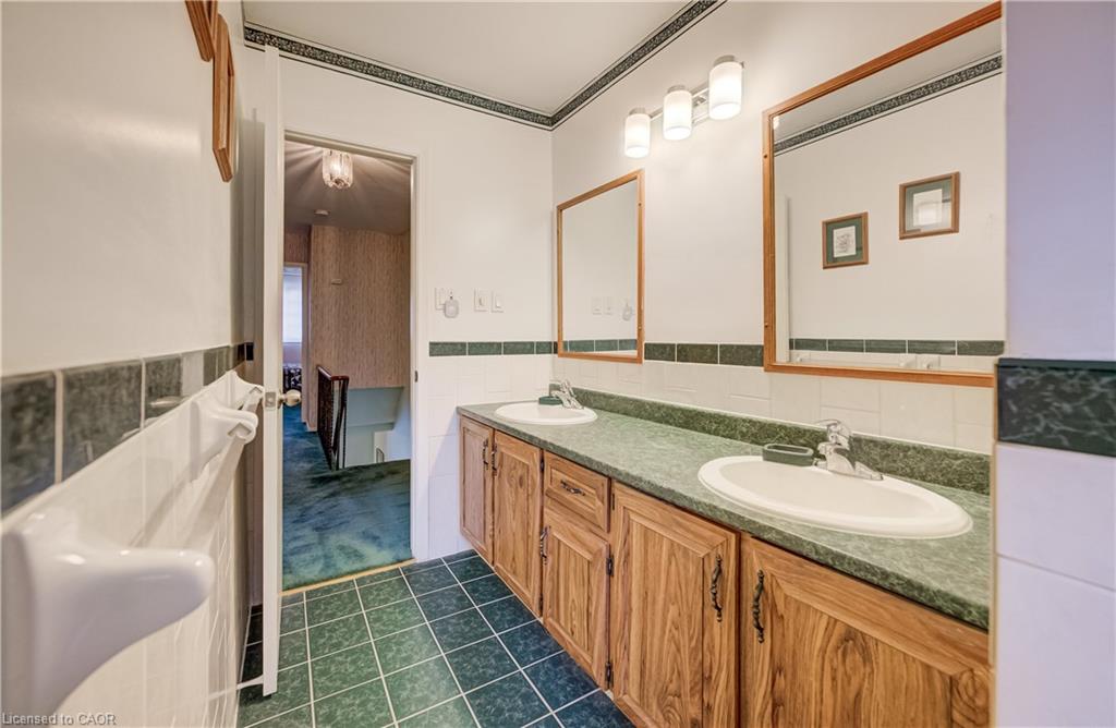 16 Bonnylyn Drive Property Photo 27