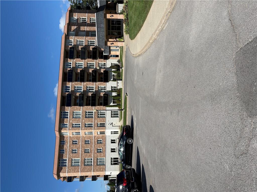 319-8111 Forest Glen Drive Property Photo 2