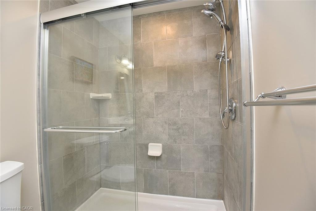 38-175 Fiddlers Green Road Property Photo 29