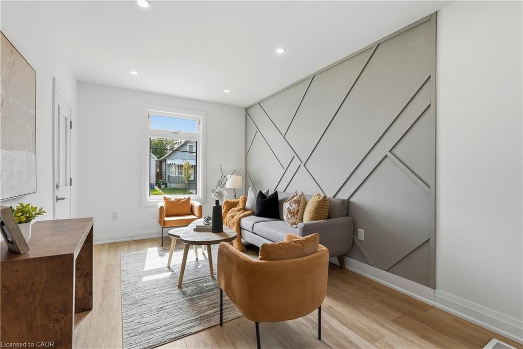 19 Vansitmart Avenue Property Photo 7