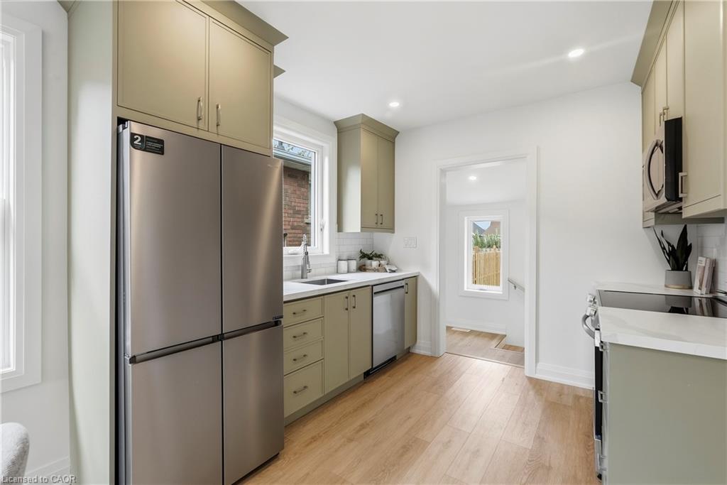 19 Vansitmart Avenue Property Photo 11