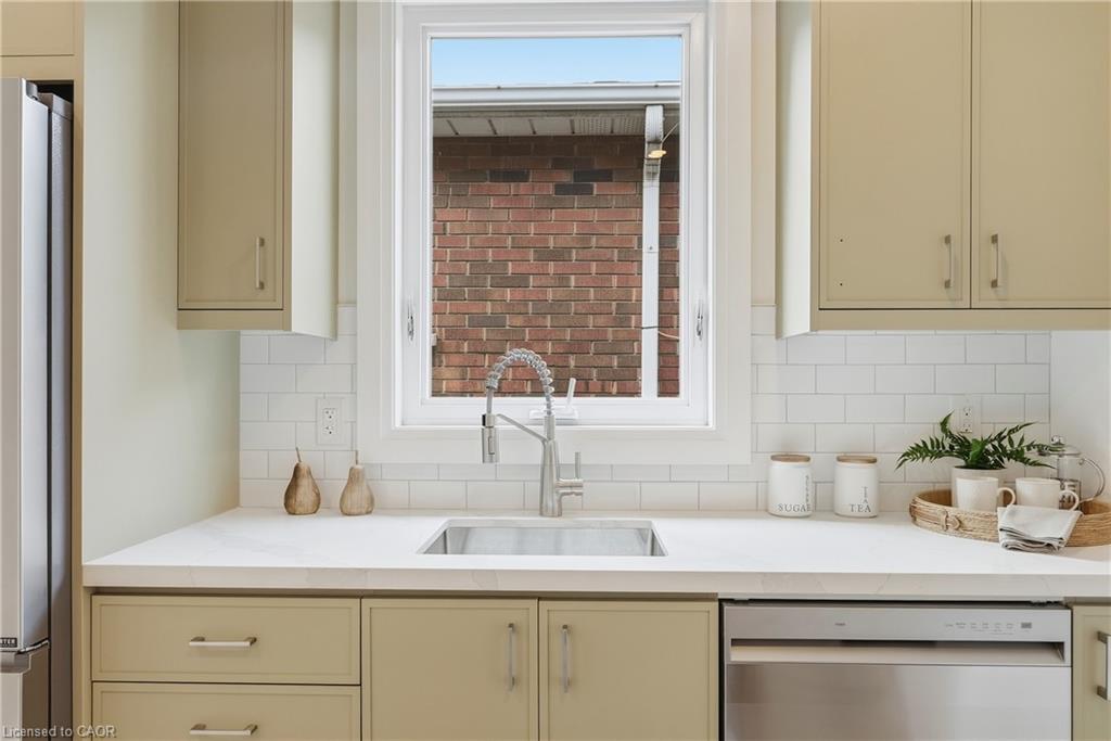 19 Vansitmart Avenue Property Photo 12