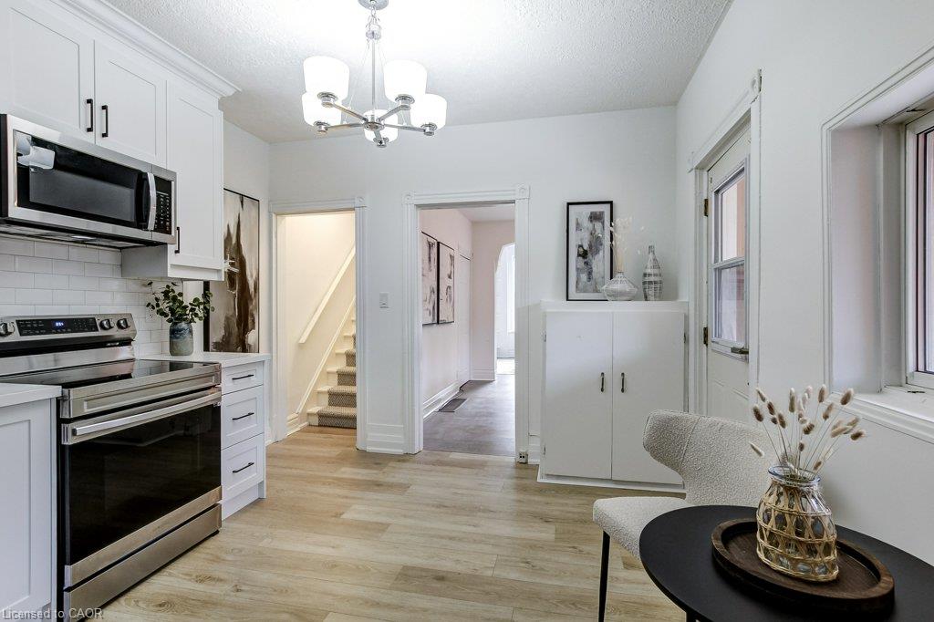 533 Catharine Street N Property Photo 14