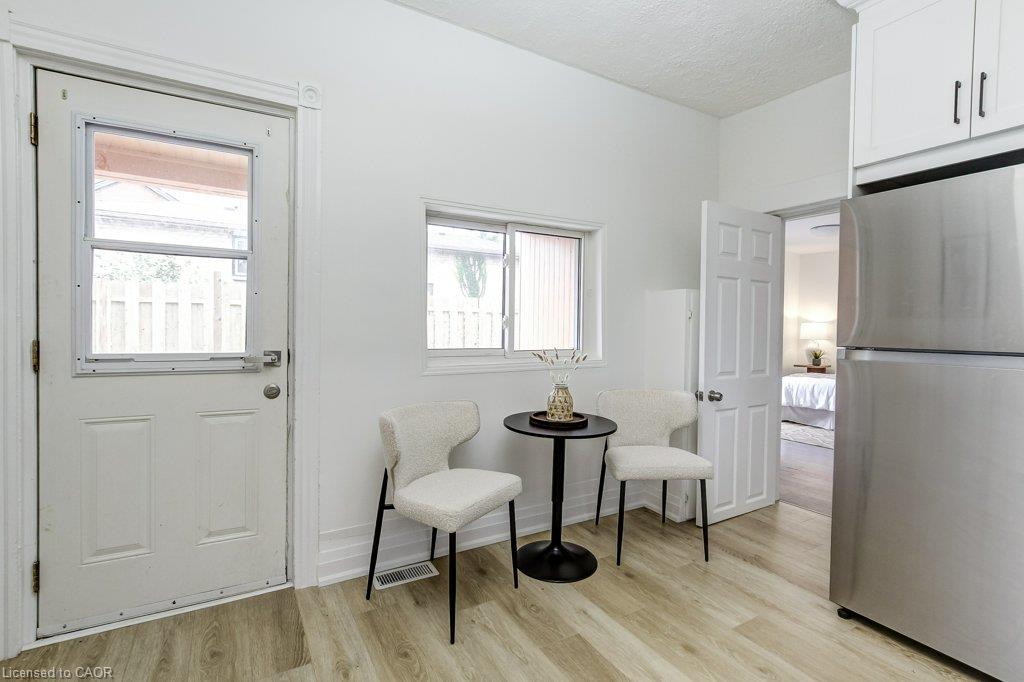 533 Catharine Street N Property Photo 17