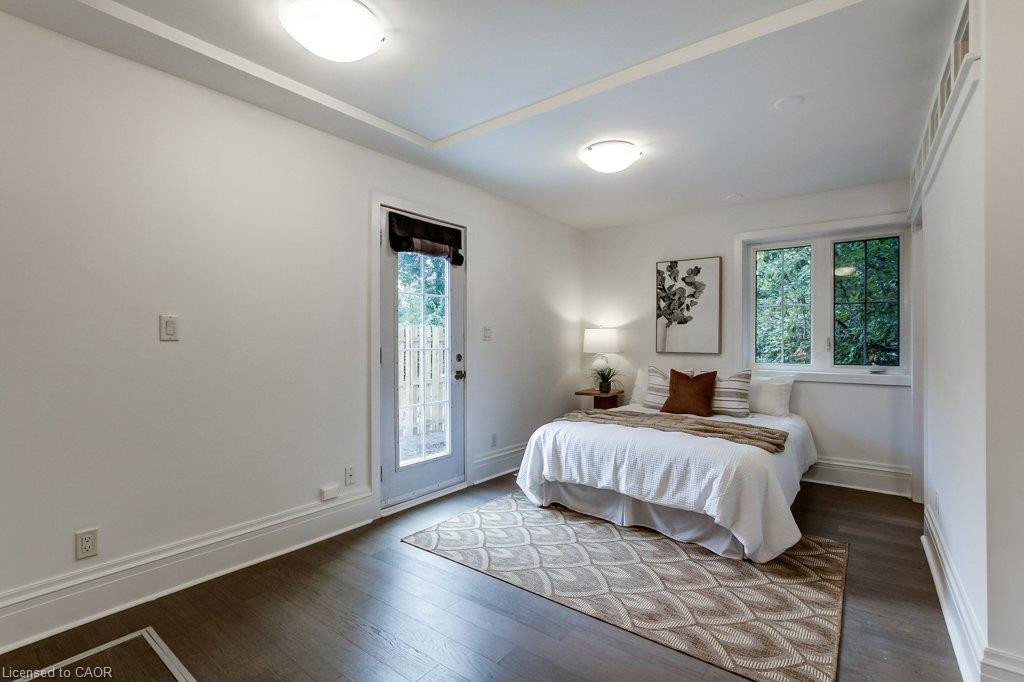 533 Catharine Street N Property Photo 21