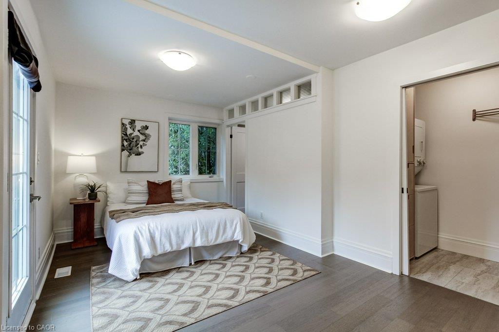 533 Catharine Street N Property Photo 22