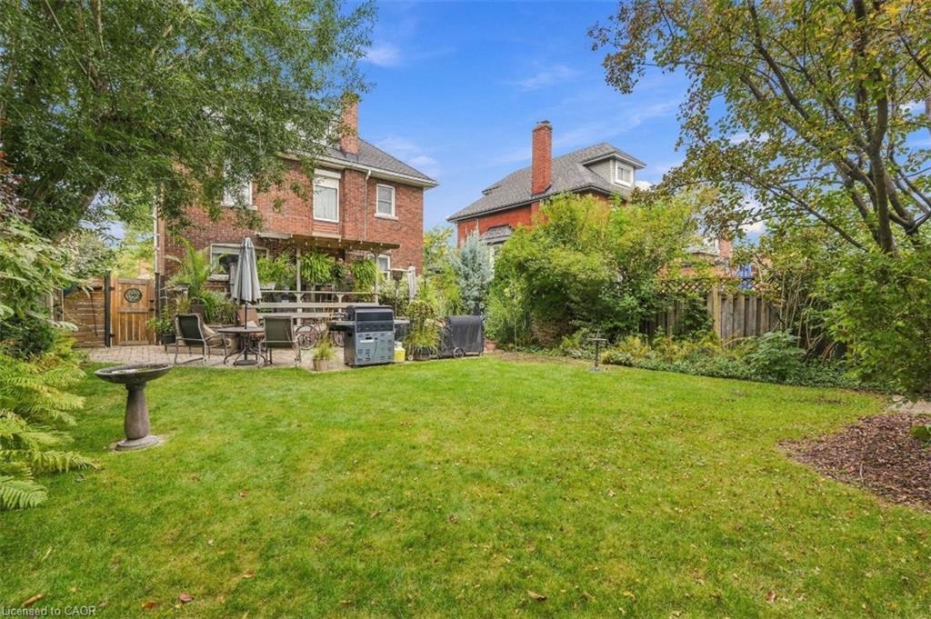 33 Tuxedo Avenue S Property Photo 18