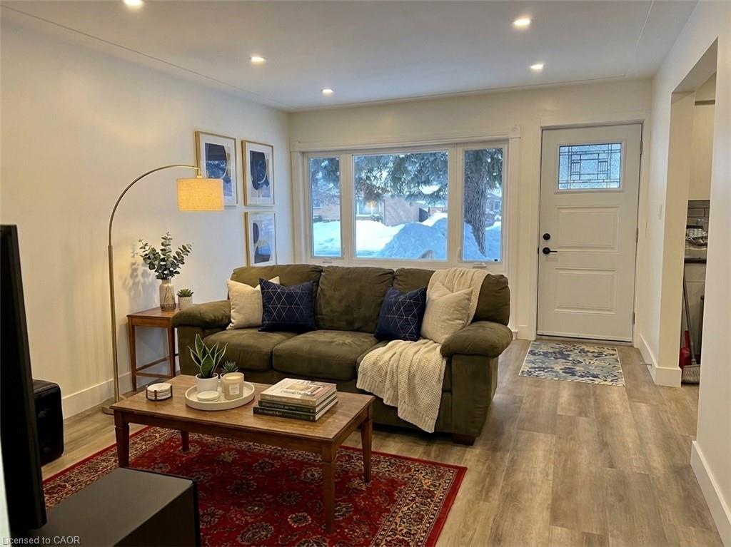 27 Winslow Drive Property Photo 2