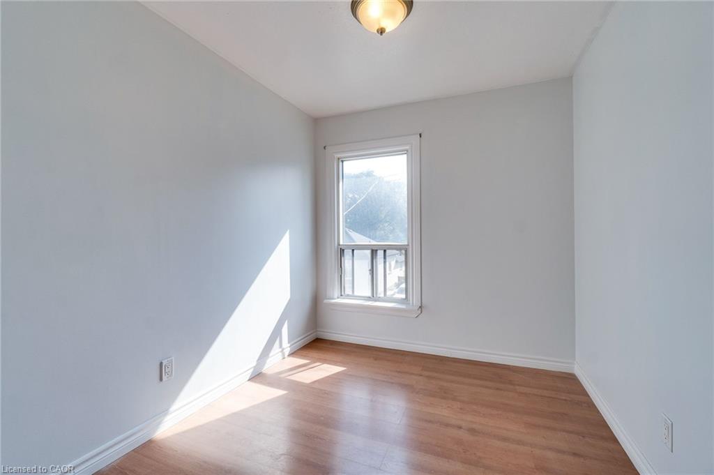 23 Oak Avenue Property Photo 35