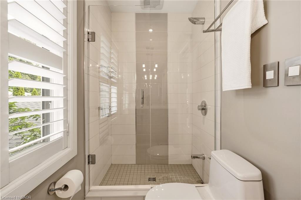 387 Valanna Crescent Property Photo 29