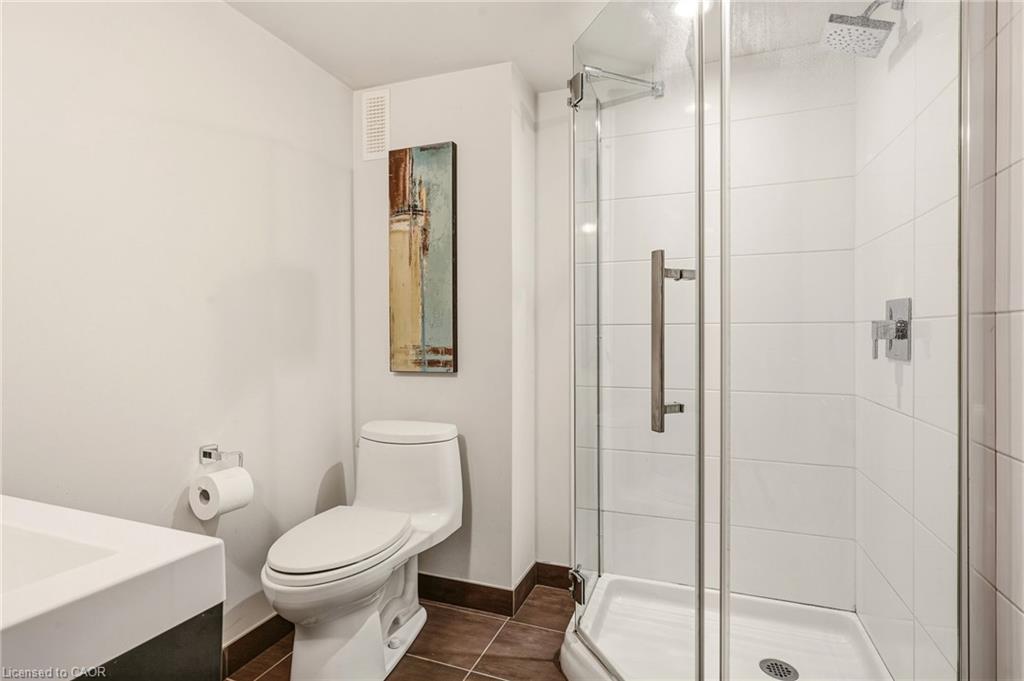 387 Valanna Crescent Property Photo 35