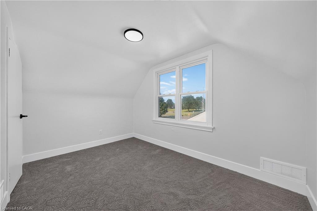 12 Admiral Road Property Photo 29