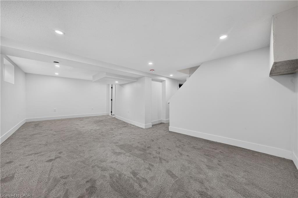 12 Admiral Road Property Photo 33
