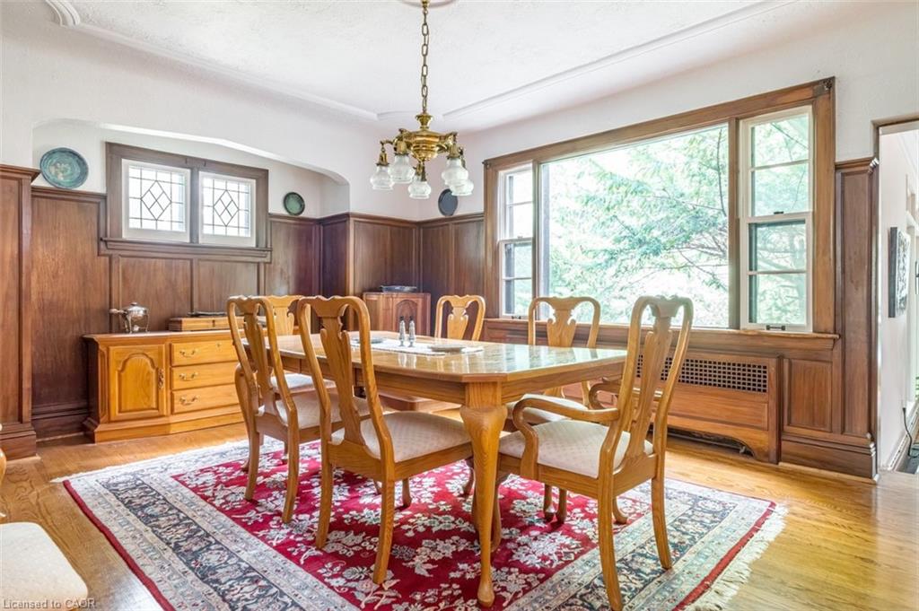 18 Forsyth Avenue N Property Photo 12