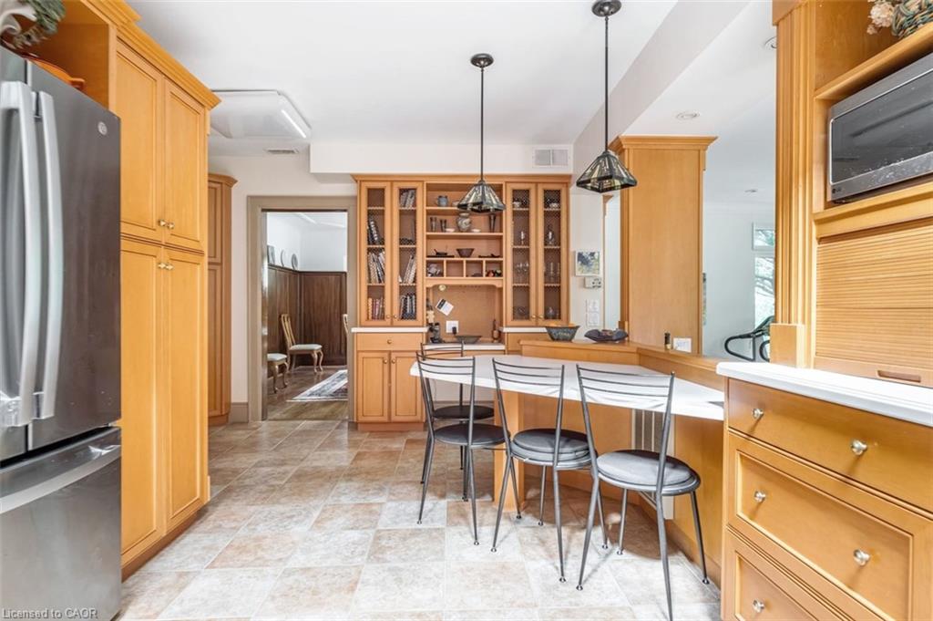 18 Forsyth Avenue N Property Photo 20