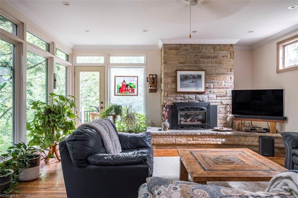 18 Forsyth Avenue N Property Photo 24