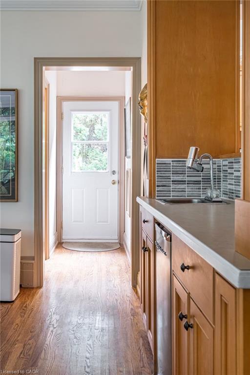 18 Forsyth Avenue N Property Photo 27