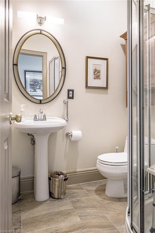 18 Forsyth Avenue N Property Photo 28