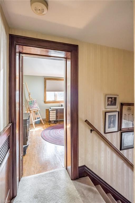 18 Forsyth Avenue N Property Photo 29