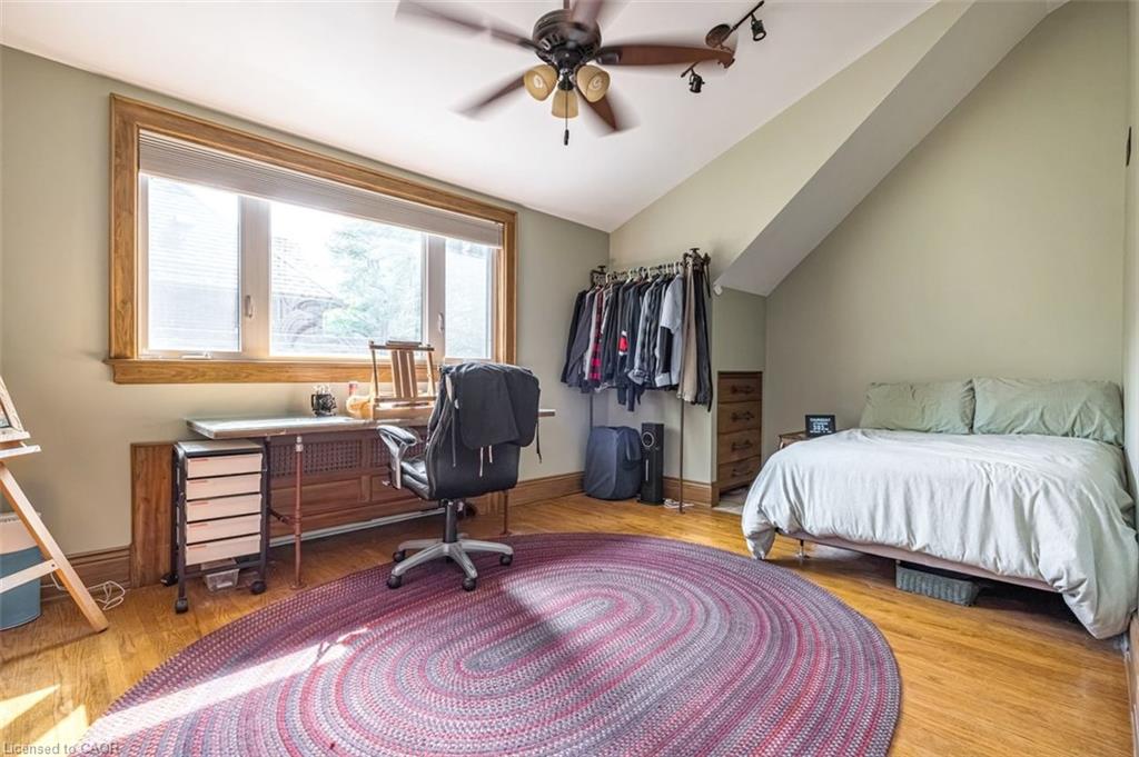 18 Forsyth Avenue N Property Photo 31