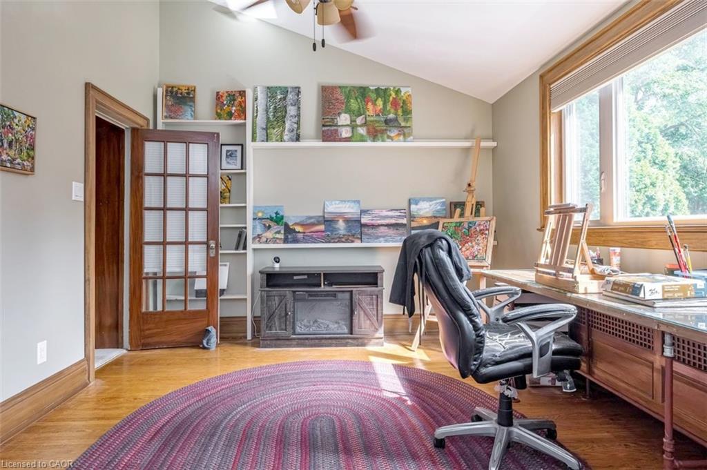 18 Forsyth Avenue N Property Photo 32