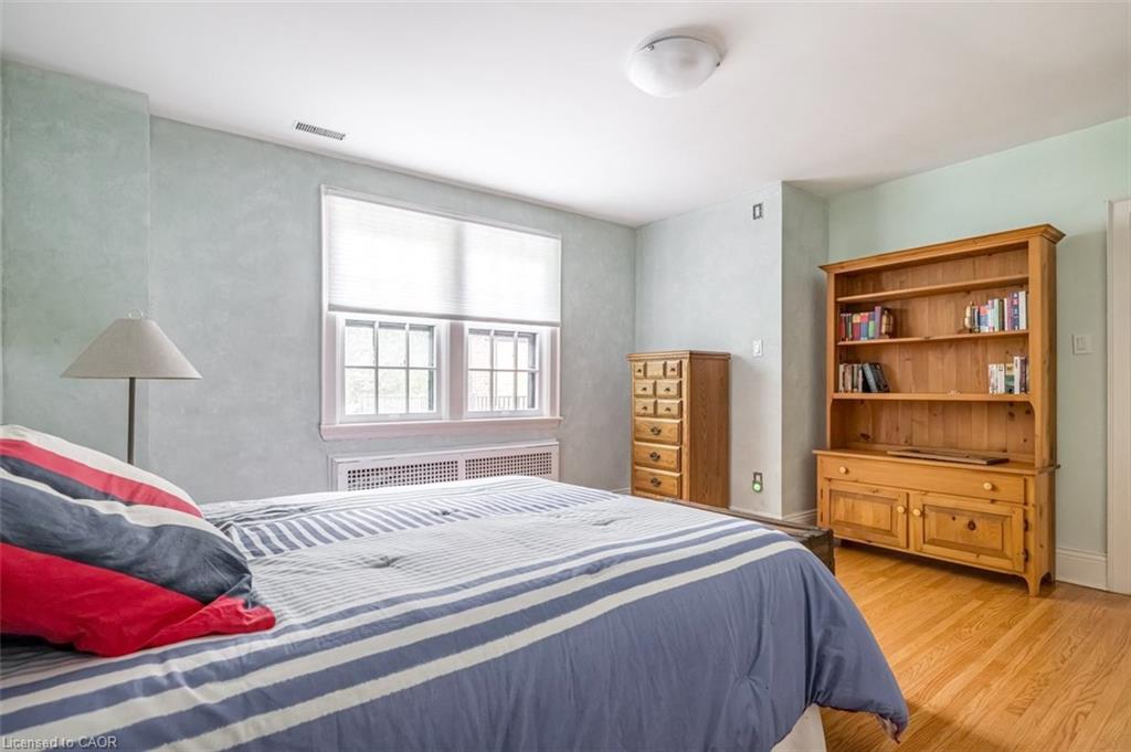 18 Forsyth Avenue N Property Photo 39