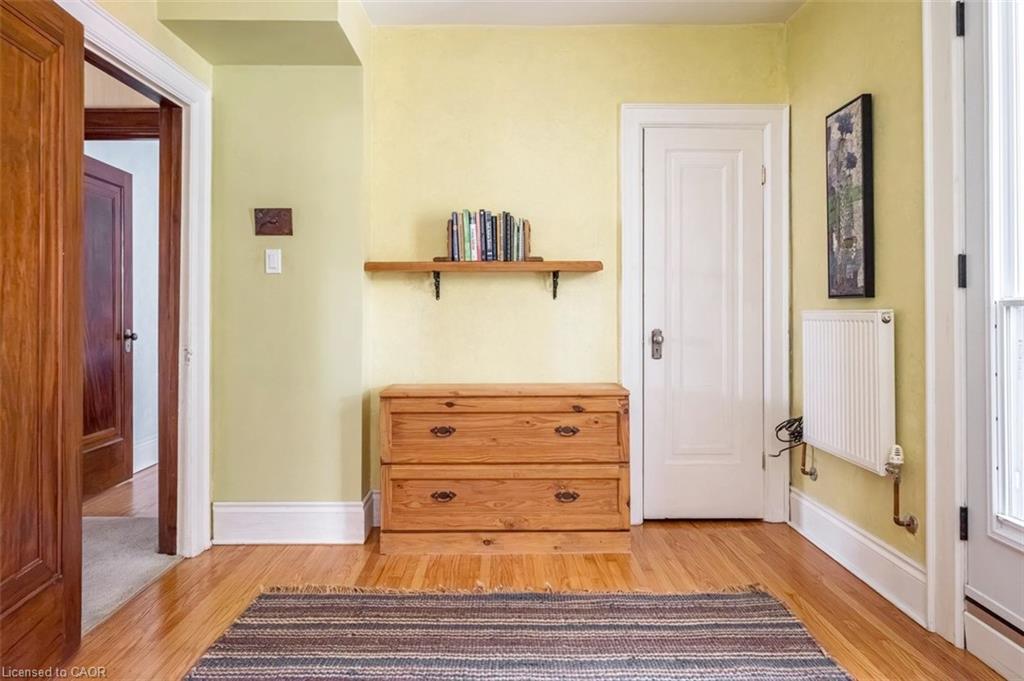 18 Forsyth Avenue N Property Photo 41