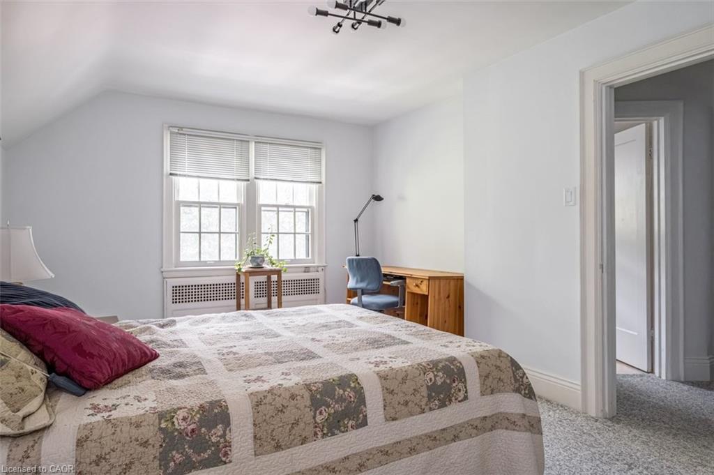 18 Forsyth Avenue N Property Photo 45