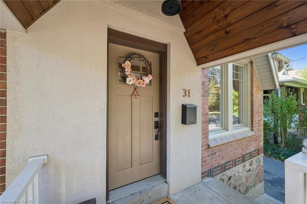 31 James Street W Property Photo 3