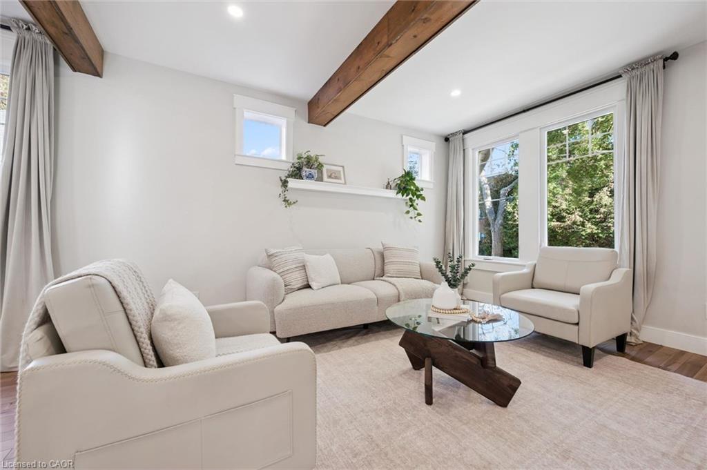 31 James Street W Property Photo 7