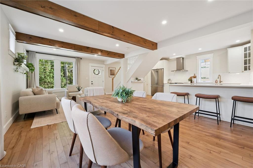 31 James Street W Property Photo 15