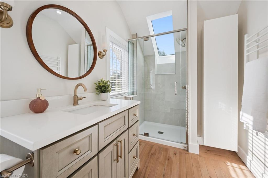 31 James Street W Property Photo 26