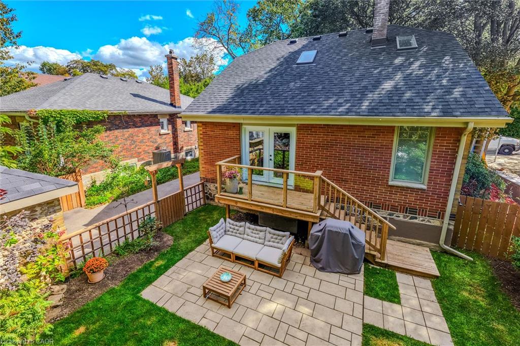 31 James Street W Property Photo 39