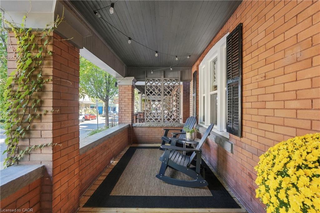 25 Fairholt Road S Property Photo 2