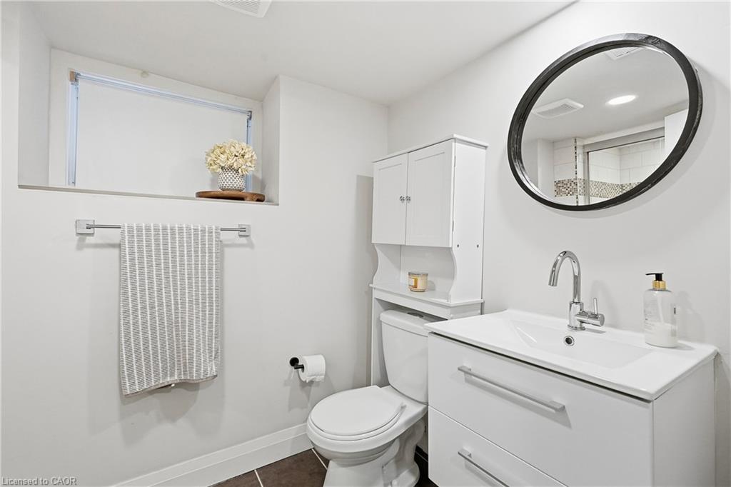 25 Fairholt Road S Property Photo 30