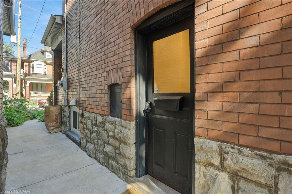 25 Fairholt Road S Property Photo 35