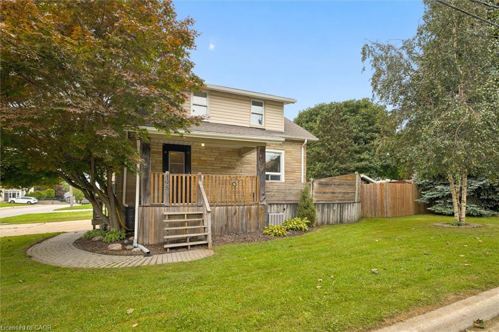 195 Victoria Avenue S Property Photo 2