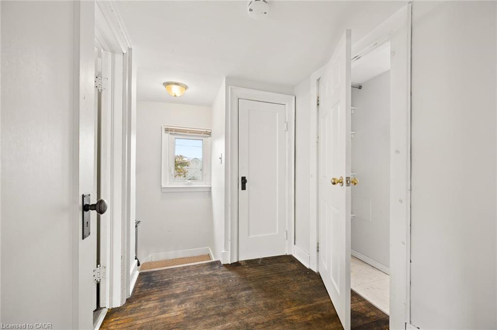 195 Victoria Avenue S Property Photo 16