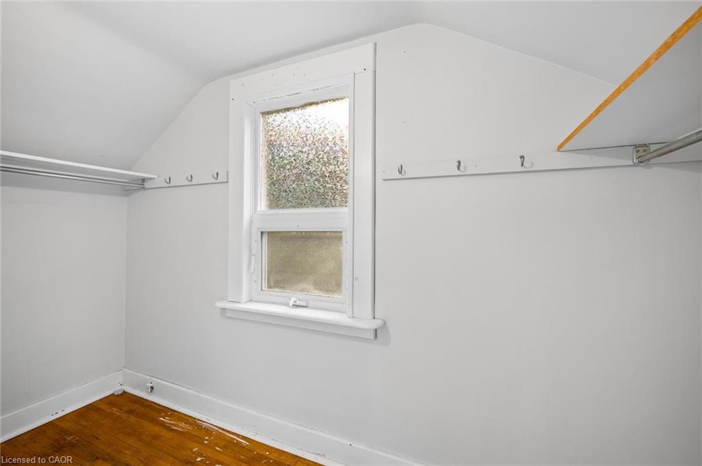 195 Victoria Avenue S Property Photo 18