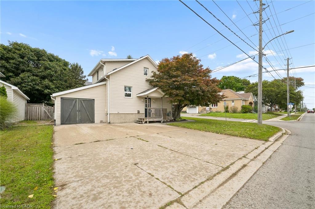 195 Victoria Avenue S Property Photo 28
